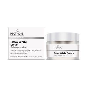 Crema Snow White Antimanchas Despigmentante de Natysal en envase de 50 ml. Esta crema está diseñada para reducir la apariencia de manchas oscuras y uniformizar el tono de la piel. Formulada con ingredientes despigmentantes, ayuda a aclarar la piel y a mejorar su luminosidad, ofreciendo un aspecto más radiante y homogéneo. Ideal para el uso diario en el cuidado facial para combatir la hiperpigmentación y mejorar el tono de la piel.