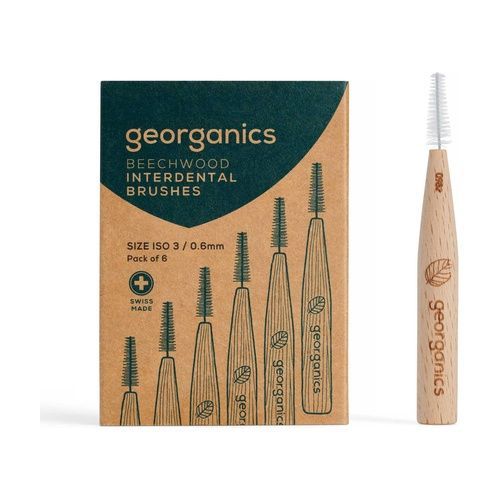 Cepillos Interdentales Georganics, fabricados con madera de haya, que contiene 6 unidades, diseñados para una limpieza interdental eficaz y ecológica, con mango de madera sostenible y cerdas biodegradables.