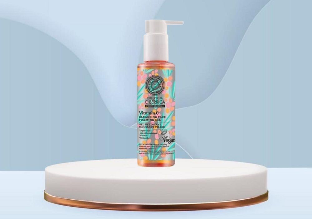 Gel Limpiador Facial Espumoso Natura Siberica con aceite de oblepikha y vitamina C, ideal para limpiar y revitalizar la piel diariamente